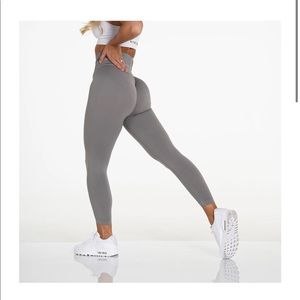 NVGTN Light Gray Solid Seamless Leggings